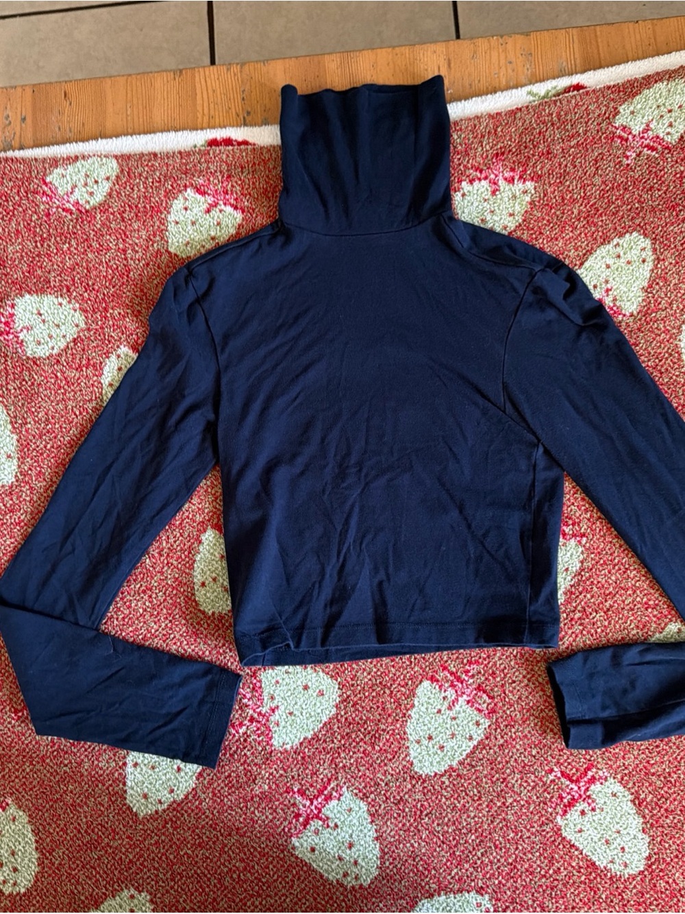 Women's Navy Turtleneck Long-Sleeve Crop Top